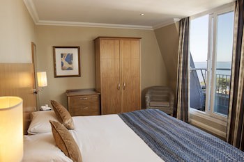 Harbour Heights Hotel