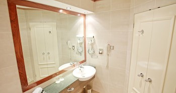 Harbour Heights Hotel