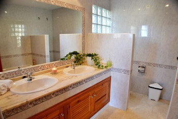 Montemares Golf Luxury Villas And Apartments