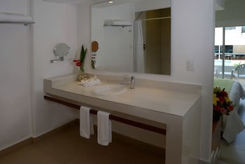 Cancun Bay All Inclusive Hotel