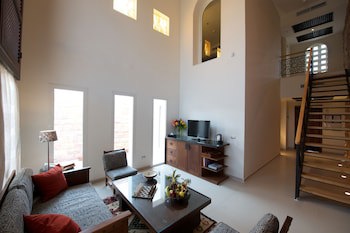 Fort Arabesque Resort, Spa & Villas