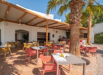 Fort Arabesque Resort, Spa & Villas