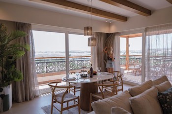 Fort Arabesque Resort, Spa & Villas
