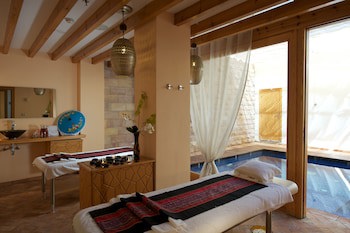 Fort Arabesque Resort, Spa & Villas
