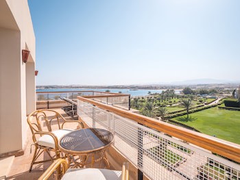 Fort Arabesque Resort, Spa & Villas