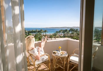 Fort Arabesque Resort, Spa & Villas