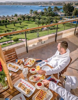 Fort Arabesque Resort, Spa & Villas