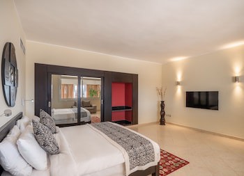 Fort Arabesque Resort, Spa & Villas