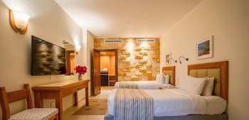 Fort Arabesque Resort, Spa & Villas