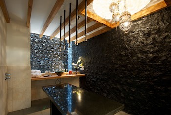 Fort Arabesque Resort, Spa & Villas