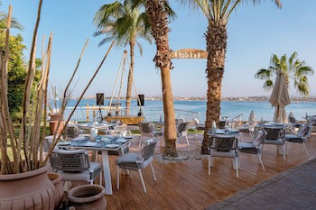 Fort Arabesque Resort, Spa & Villas