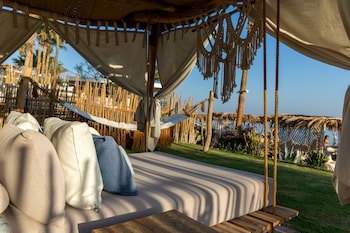 Fort Arabesque Resort, Spa & Villas