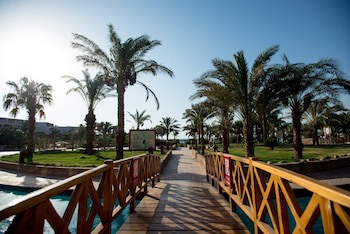 Fort Arabesque Resort, Spa & Villas