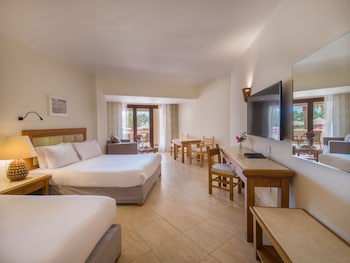 Fort Arabesque Resort, Spa & Villas