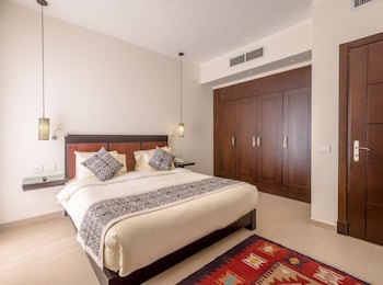 Fort Arabesque Resort, Spa & Villas