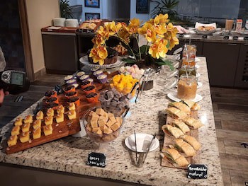 Golden Tulip Goiania Address