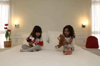 Golden Tulip Goiania Address