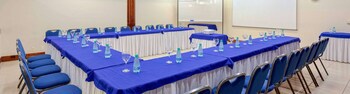 Golden Tulip Goiania Address