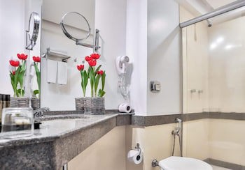 Golden Tulip Goiania Address