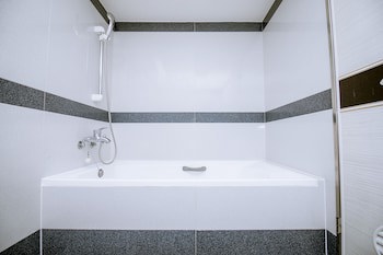 Guide Hotel Taoyuan Fuxing