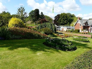 Premier Lodge