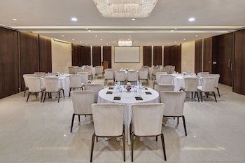 Goldfinch Hotel Mumbai