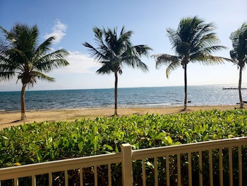 Holiday Inn Resort Grand Cayman, An Ihg Hotel