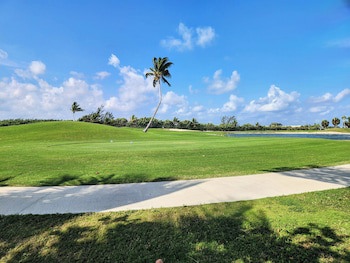 Holiday Inn Resort Grand Cayman, An Ihg Hotel