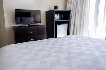 Holiday Inn Resort Grand Cayman, An Ihg Hotel