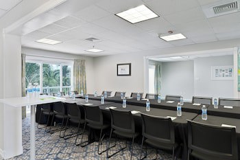 Holiday Inn Resort Grand Cayman, An Ihg Hotel