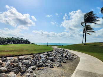 Holiday Inn Resort Grand Cayman, An Ihg Hotel