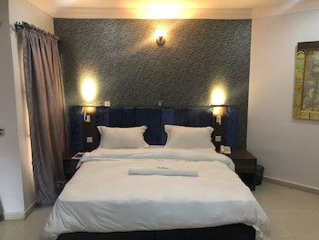 Solitude Hotel Victoria Island