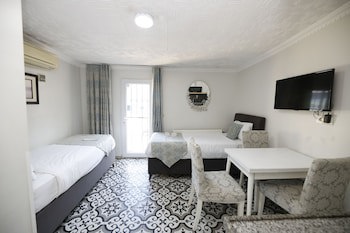 Lemon Residence