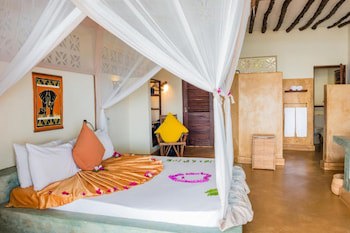 Sunshine Marine Lodge
