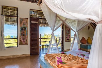 Sunshine Marine Lodge