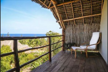 Sunshine Marine Lodge