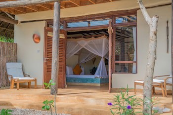 Sunshine Marine Lodge