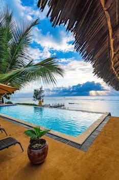 Sunshine Marine Lodge