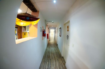 Ba Stop Hotel House