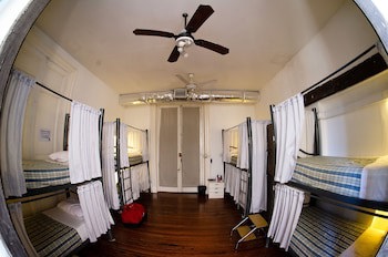 Ba Stop Hotel House