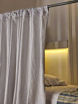 Ba Stop Hotel House