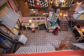 Ba Stop Hotel House