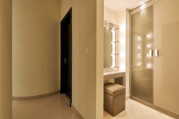 Bahi Ajman Palace Hotel