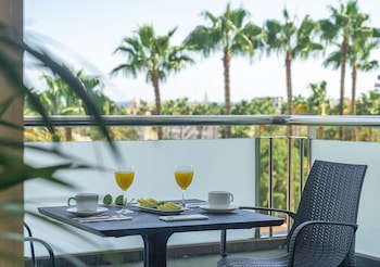 Axelbeach Maspalomas Apartments & Lounge Club - Adults Only