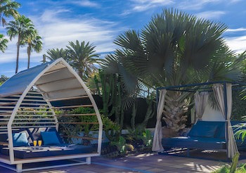 Axelbeach Maspalomas Apartments & Lounge Club - Adults Only