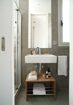 Eric Vokel Madrid Suites