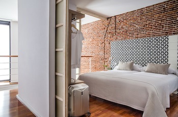 Eric Vokel Madrid Suites