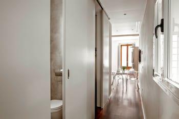 Eric Vokel Madrid Suites