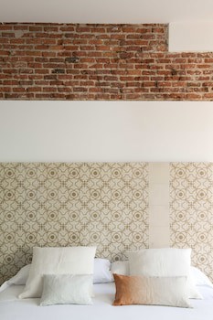 Eric Vokel Madrid Suites