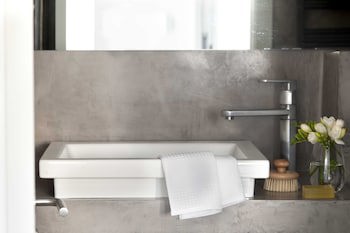 Eric Vokel Madrid Suites